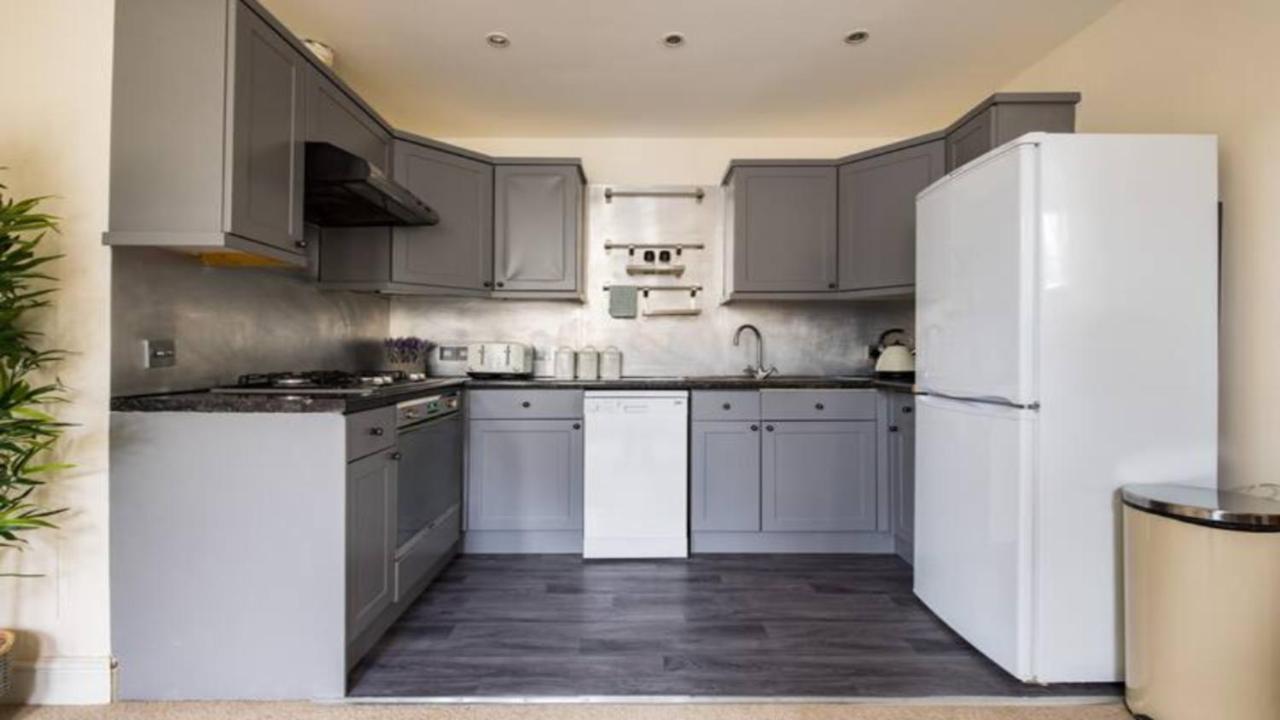 The West Kensington Apartments London Exteriör bild